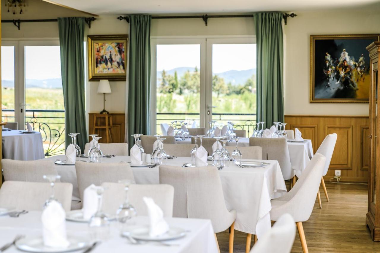 Le Palais Des Cerisiers Hotel Азру Екстериор снимка