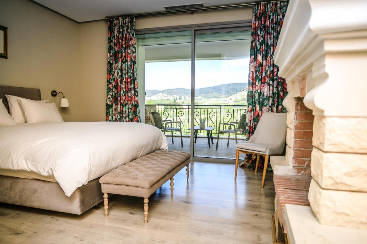 Le Palais Des Cerisiers Hotel Азру Екстериор снимка