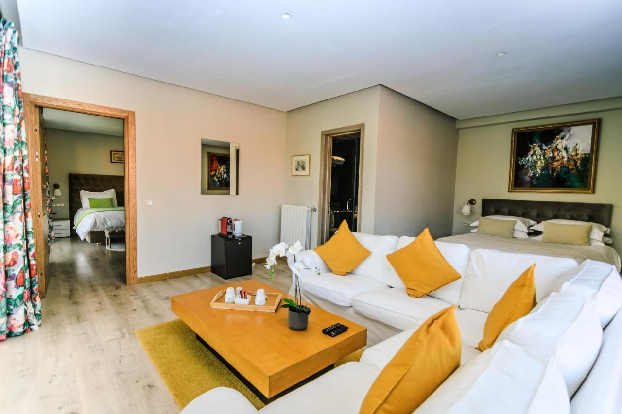 Le Palais Des Cerisiers Hotel Азру Екстериор снимка