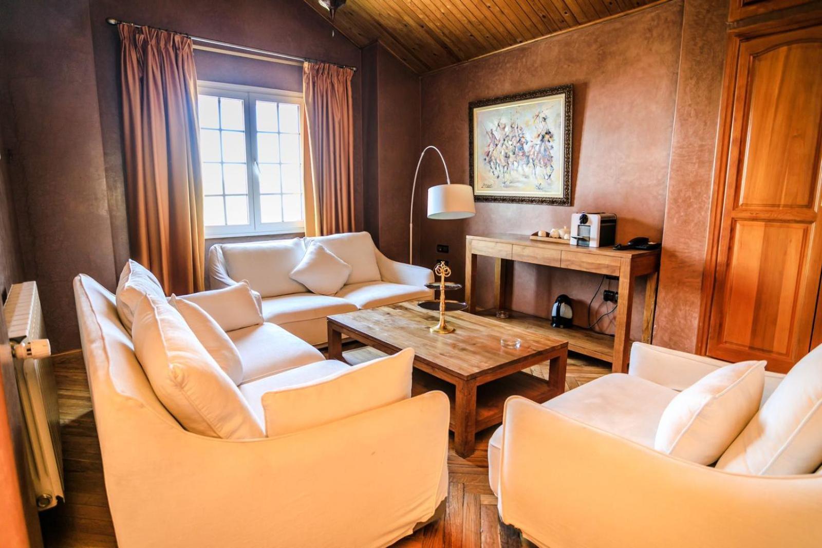 Le Palais Des Cerisiers Hotel Азру Екстериор снимка