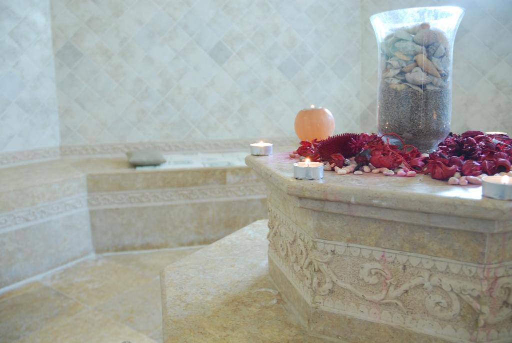 Le Palais Des Cerisiers Hotel Азру Екстериор снимка