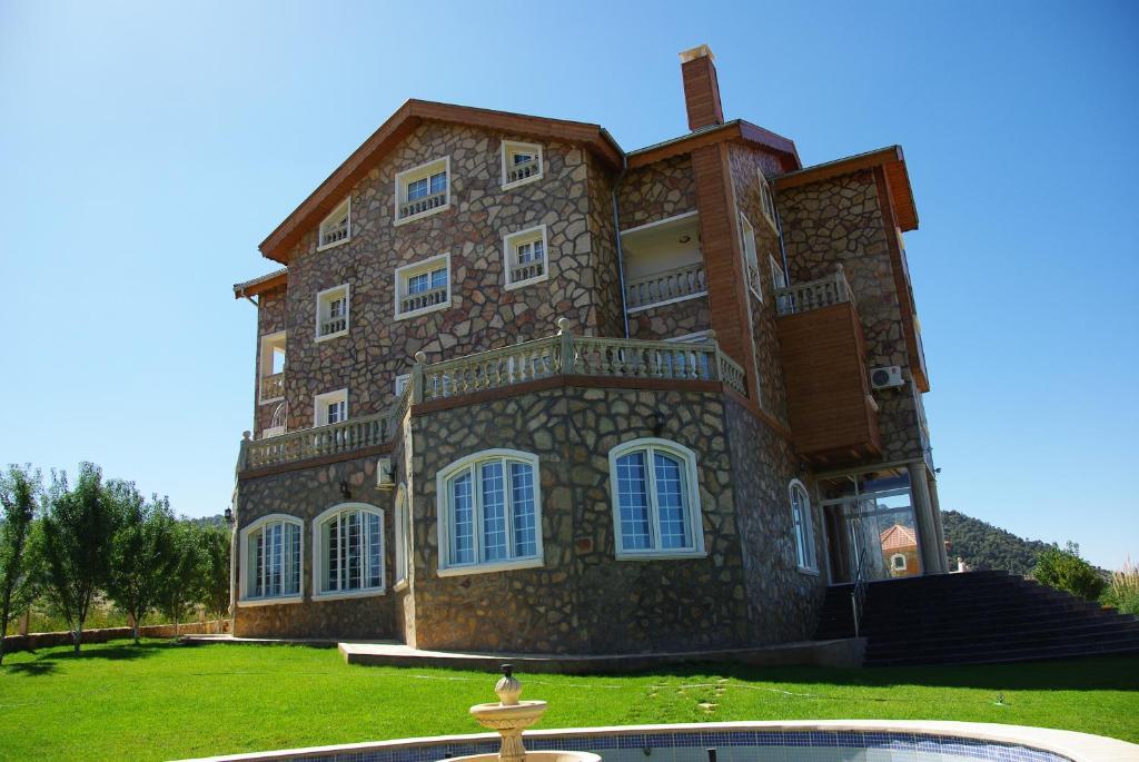 Le Palais Des Cerisiers Hotel Азру Екстериор снимка