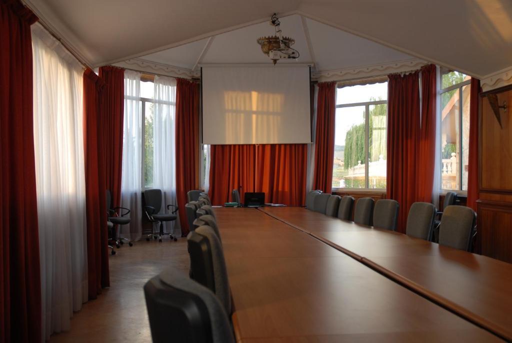 Le Palais Des Cerisiers Hotel Азру Екстериор снимка
